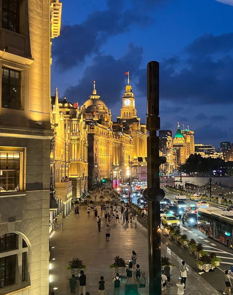 上海外滩万国建筑群黄昏外滩源历史建筑