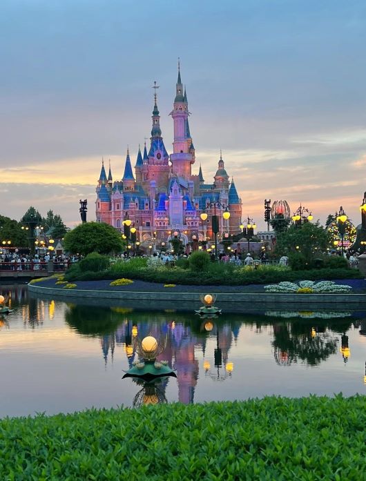 上海夏季迪士尼乐园城堡烟花