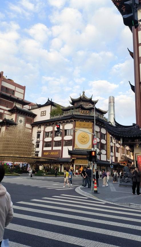 上海豫园江南园林九曲桥古典园林